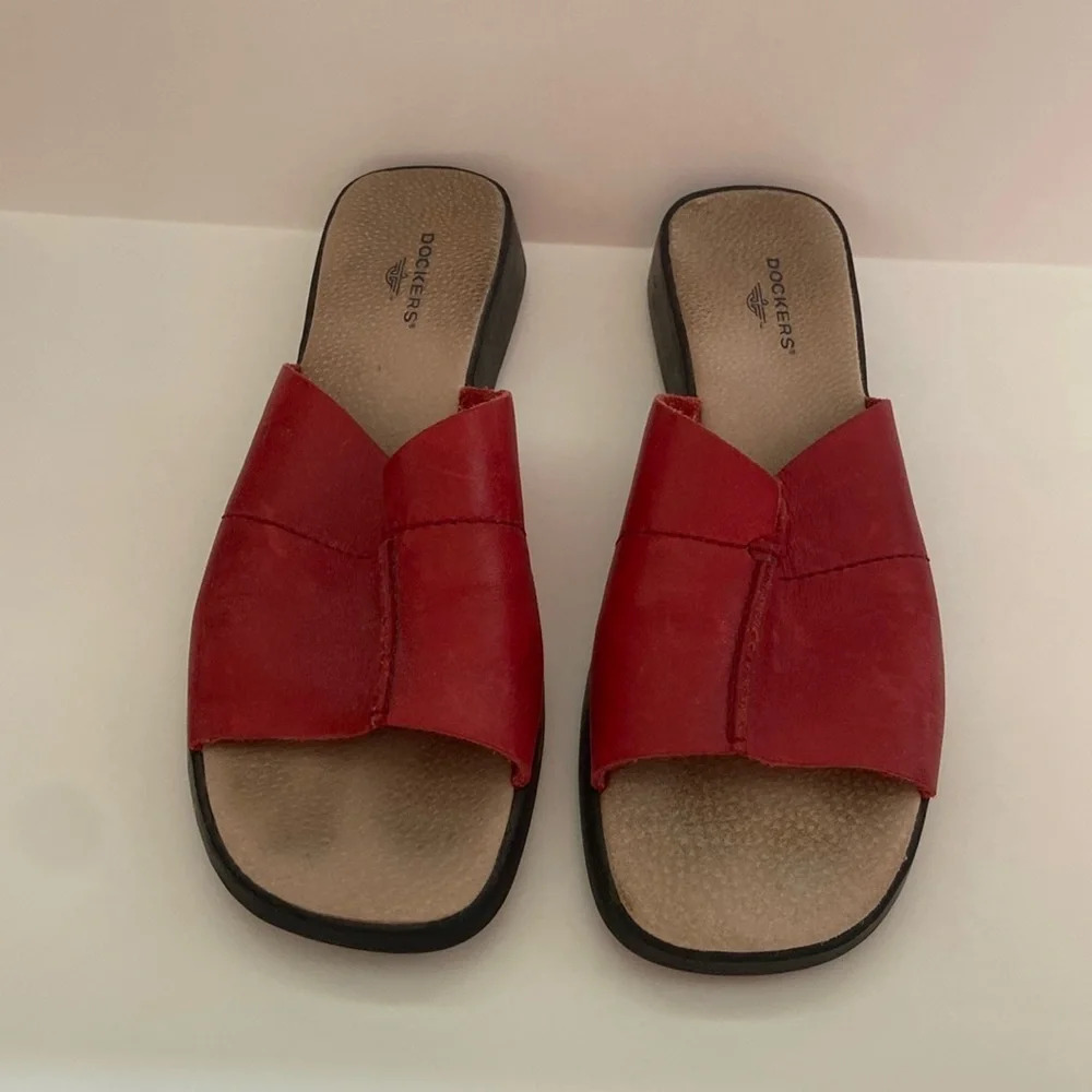 Docker’s Women’s red leather loafers